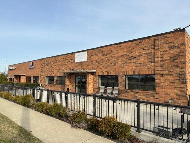 3300 Three Oaks Road #A — Cary, IL 60013