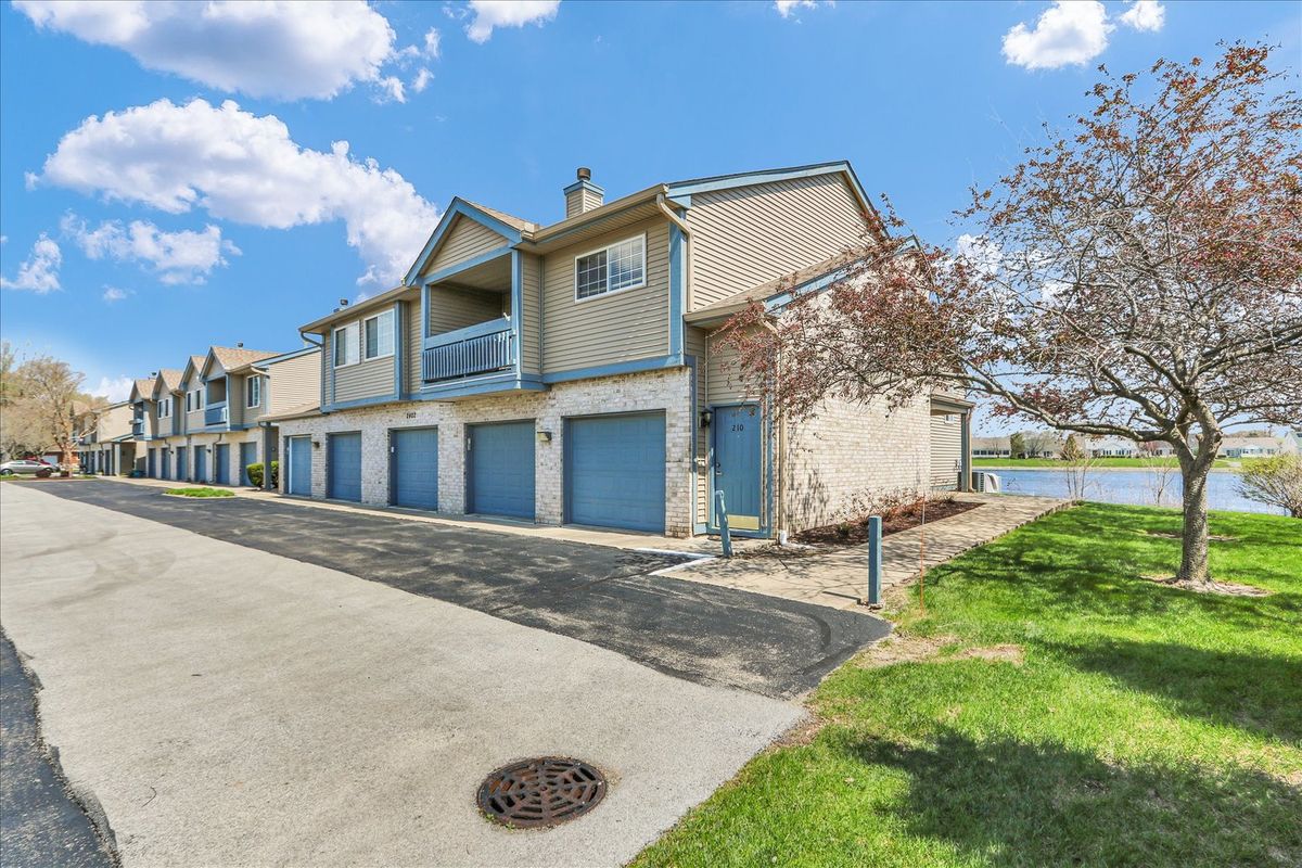 2402 Windward Boulevard, Champaign, IL 61821