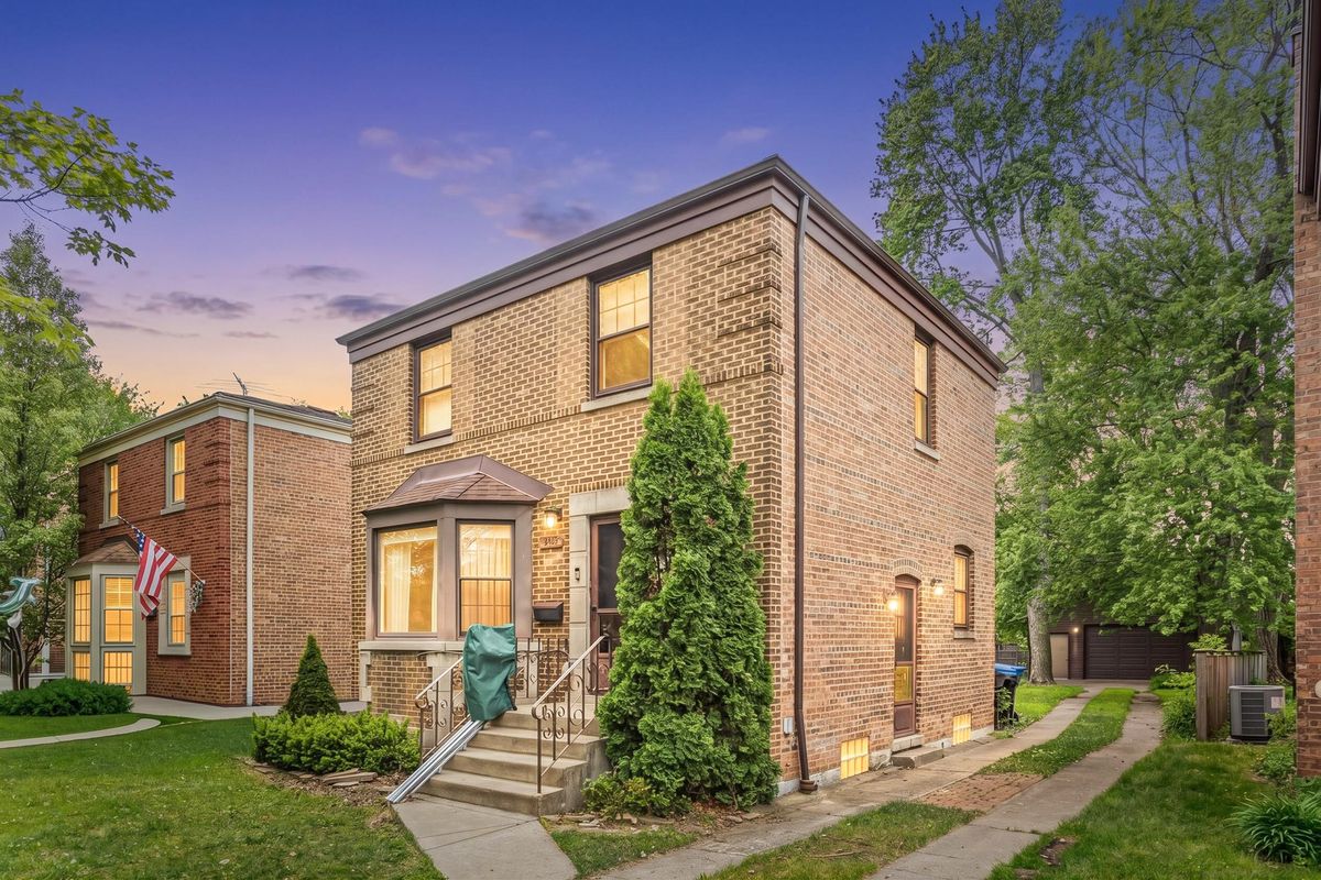 9932 Maplewood Avenue, Chicago, IL 60655