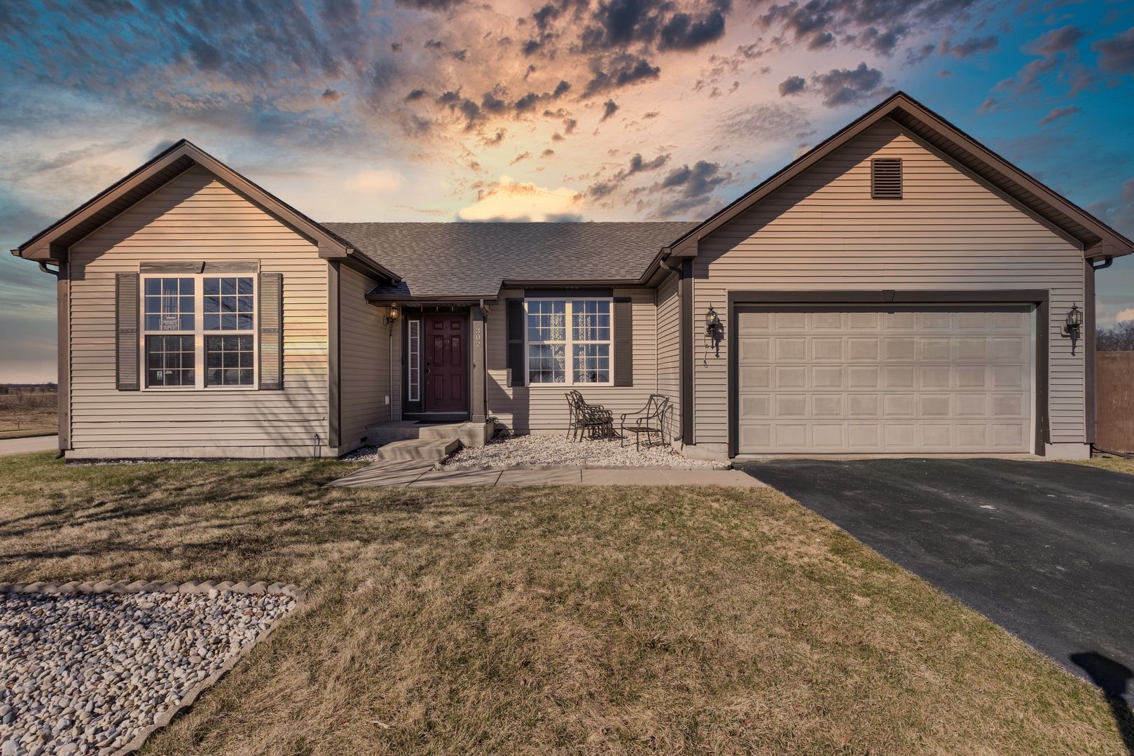 302 Cress Creek Trail — Poplar Grove, IL 61065