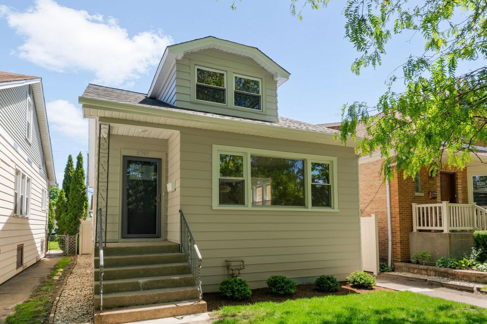 5747 N Melvina Avenue — Chicago, IL 60646