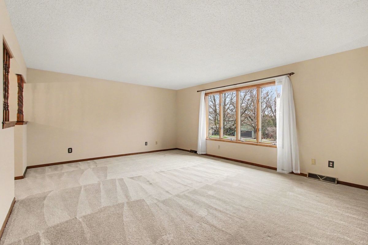 186 Wexford Road, Valparaiso, IN 46385