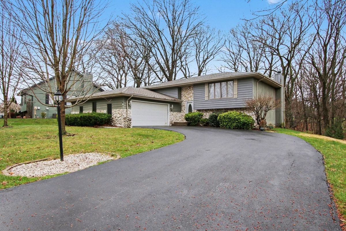 186 Wexford Road, Valparaiso, IN 46385
