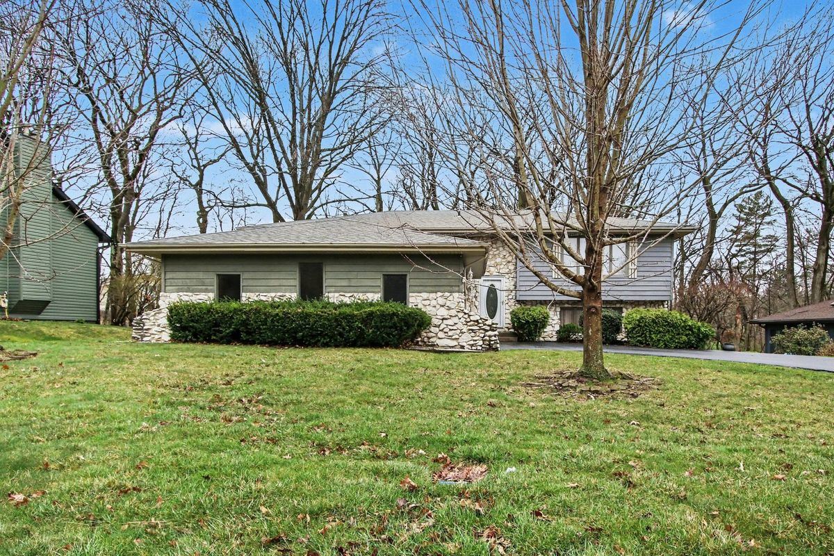 186 Wexford Road, Valparaiso, IN 46385