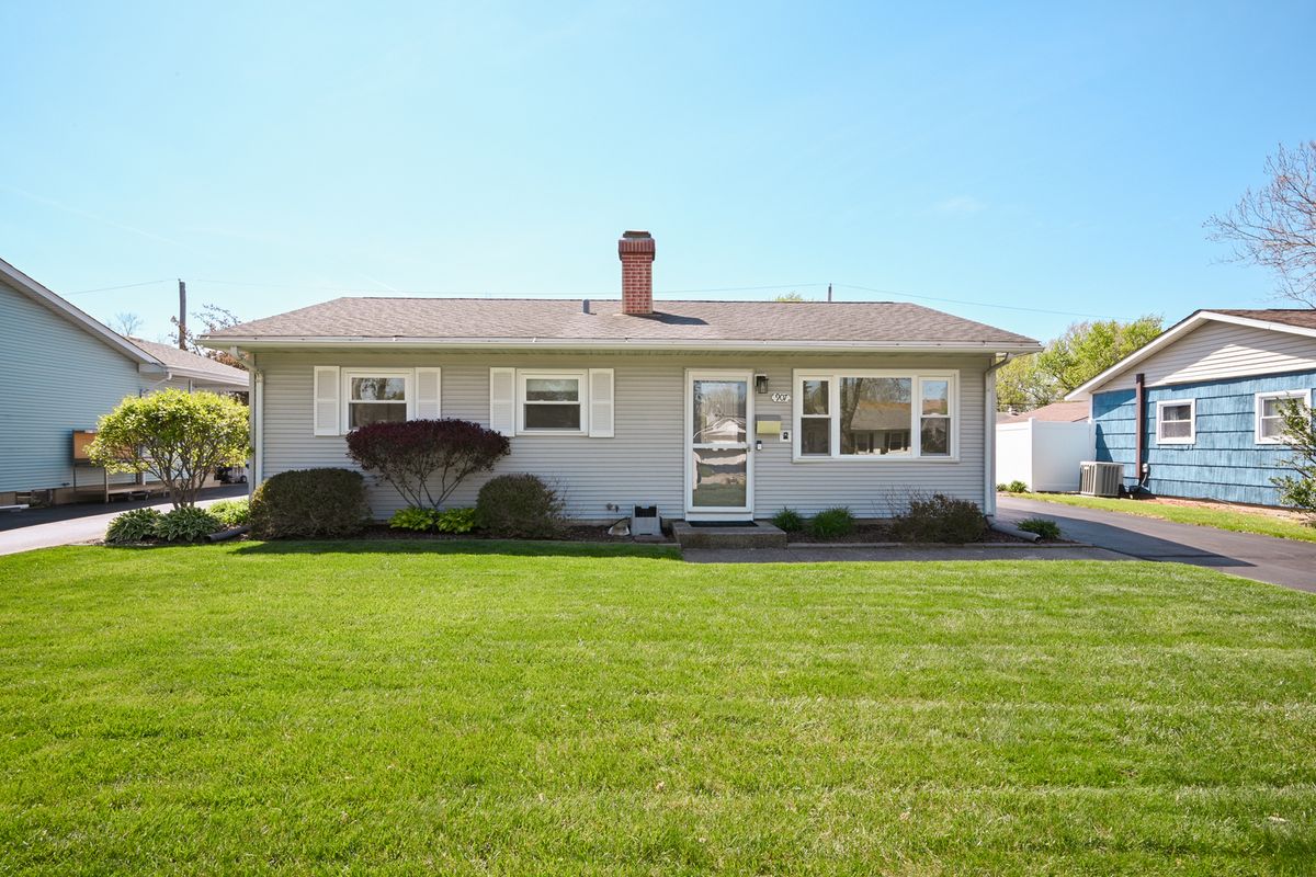 907 Lilac Lane, Joliet, IL 60435