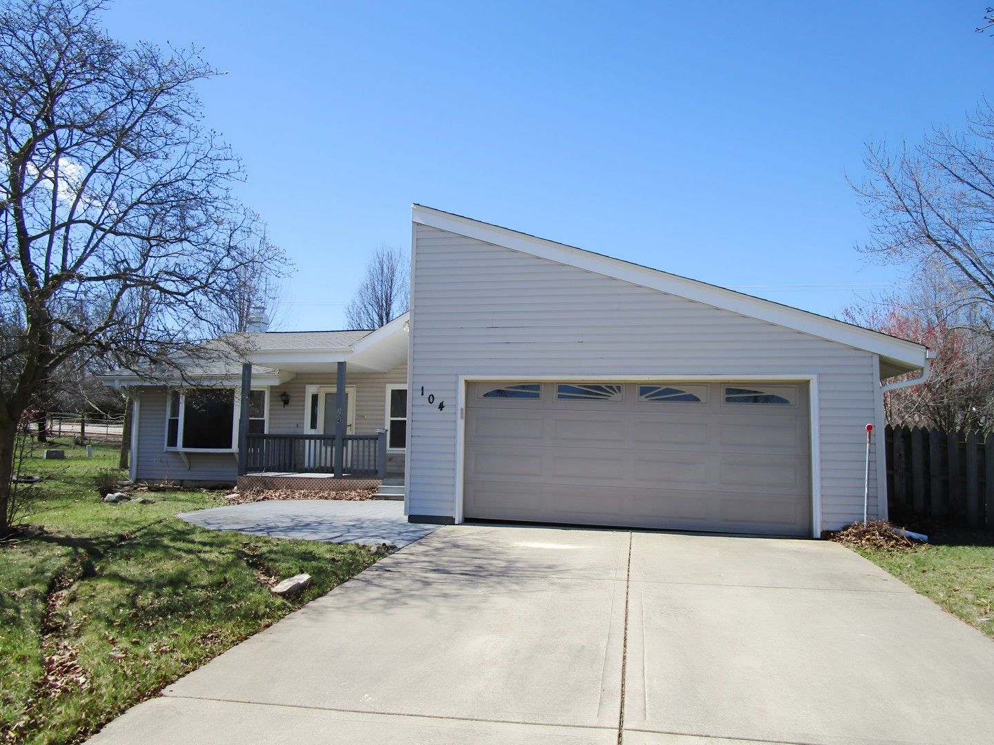 104 Oxford Place — Bloomingdale, IL 60108