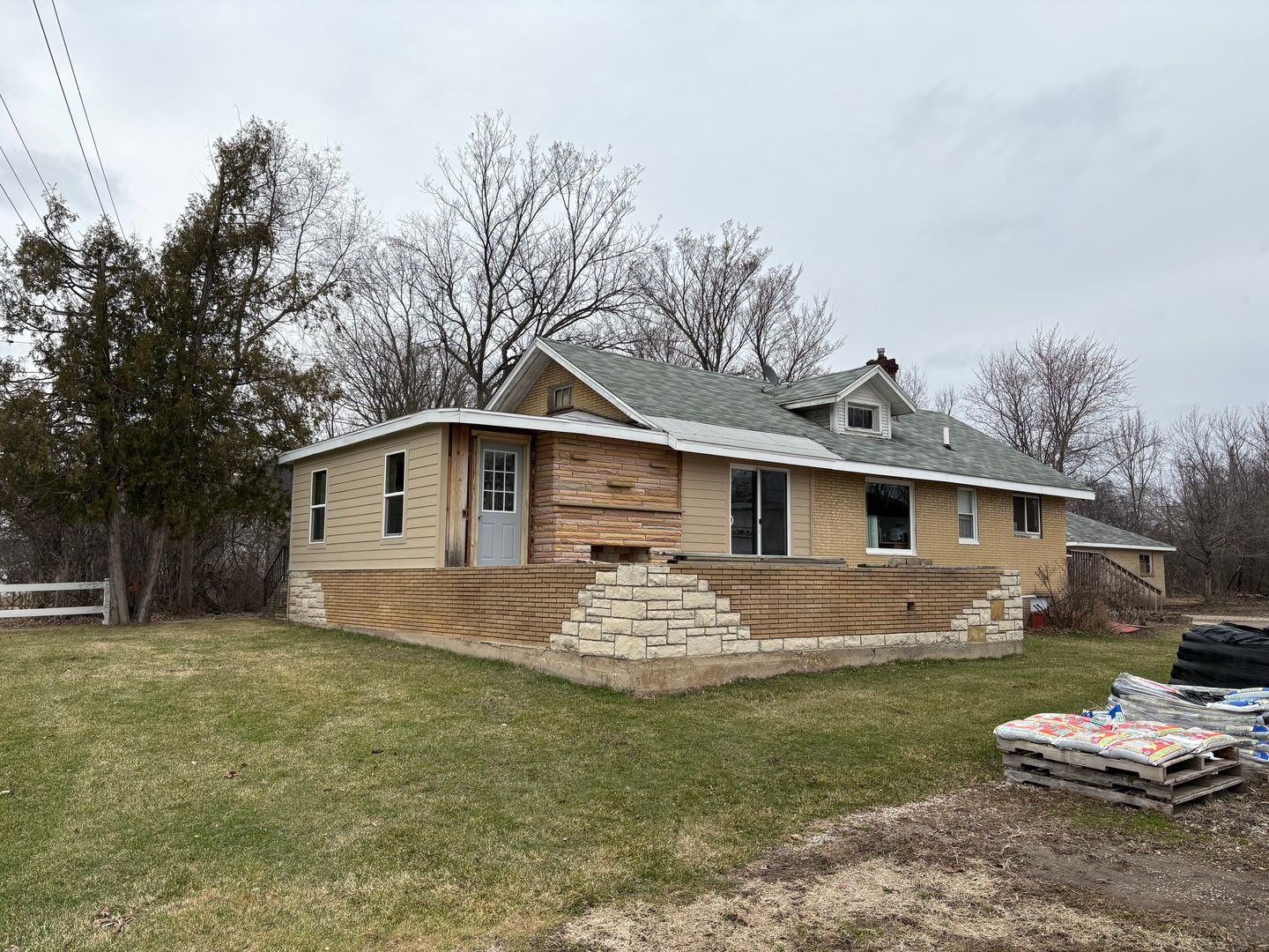 1031 IL Route 173 Highway — Antioch, IL 60002