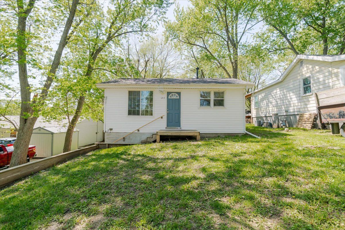 1213 Barker Street — Bloomington, IL 61701