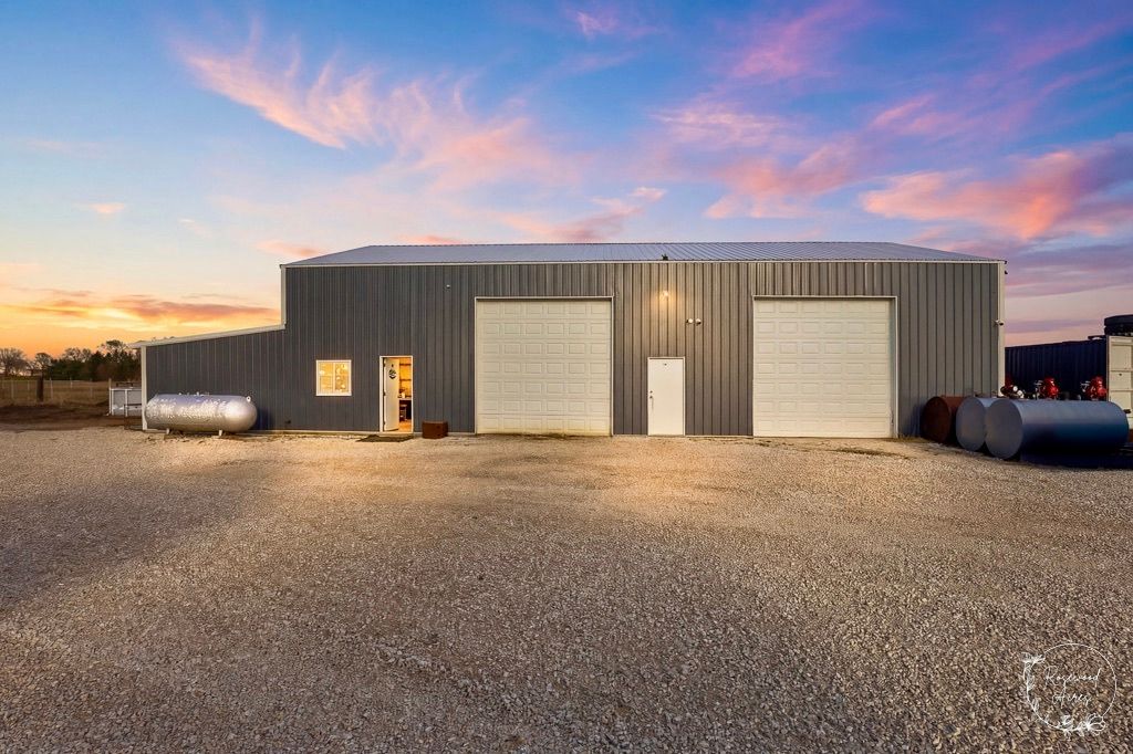 335 9250E Road, Momence, IL 60954