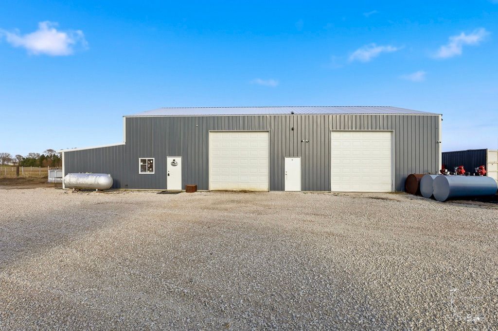 335 9250E Road, Momence, IL 60954