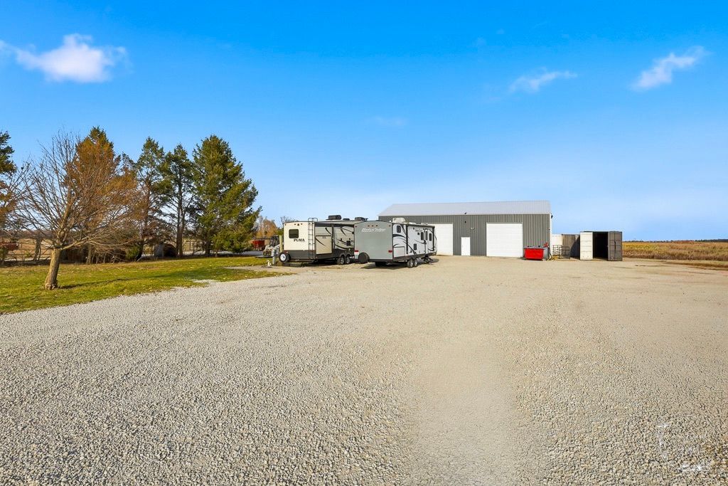 335 9250E Road, Momence, IL 60954
