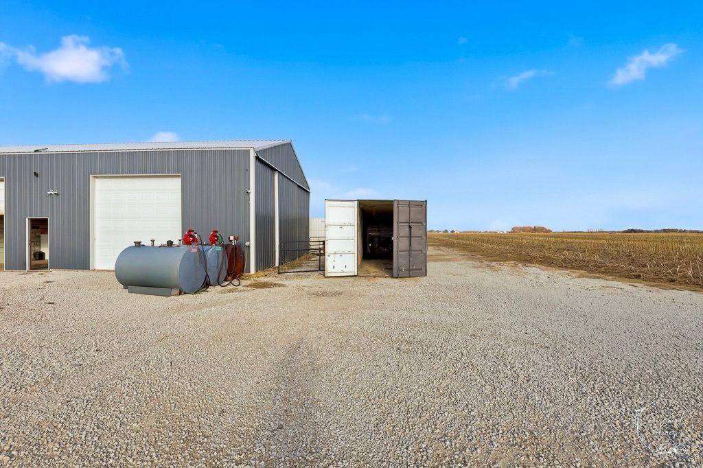335 9250E Road, Momence, IL 60954