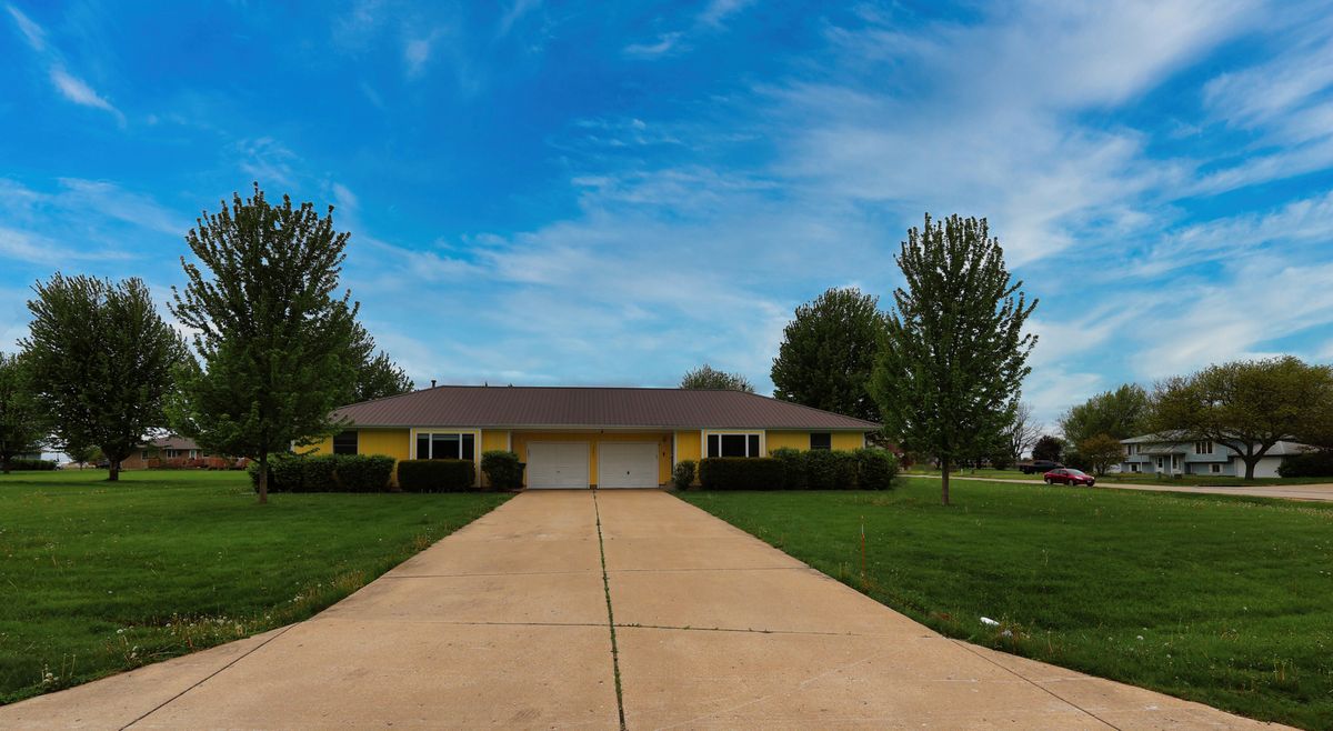 2547 N 4645th Road #B, Somonauk, IL 60552