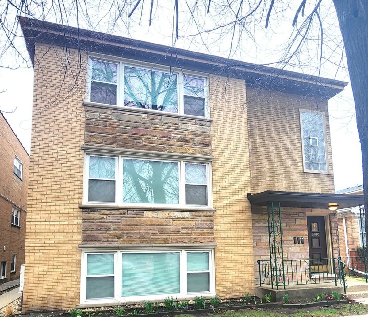 5910 Gunnison Street, Chicago, IL 60630