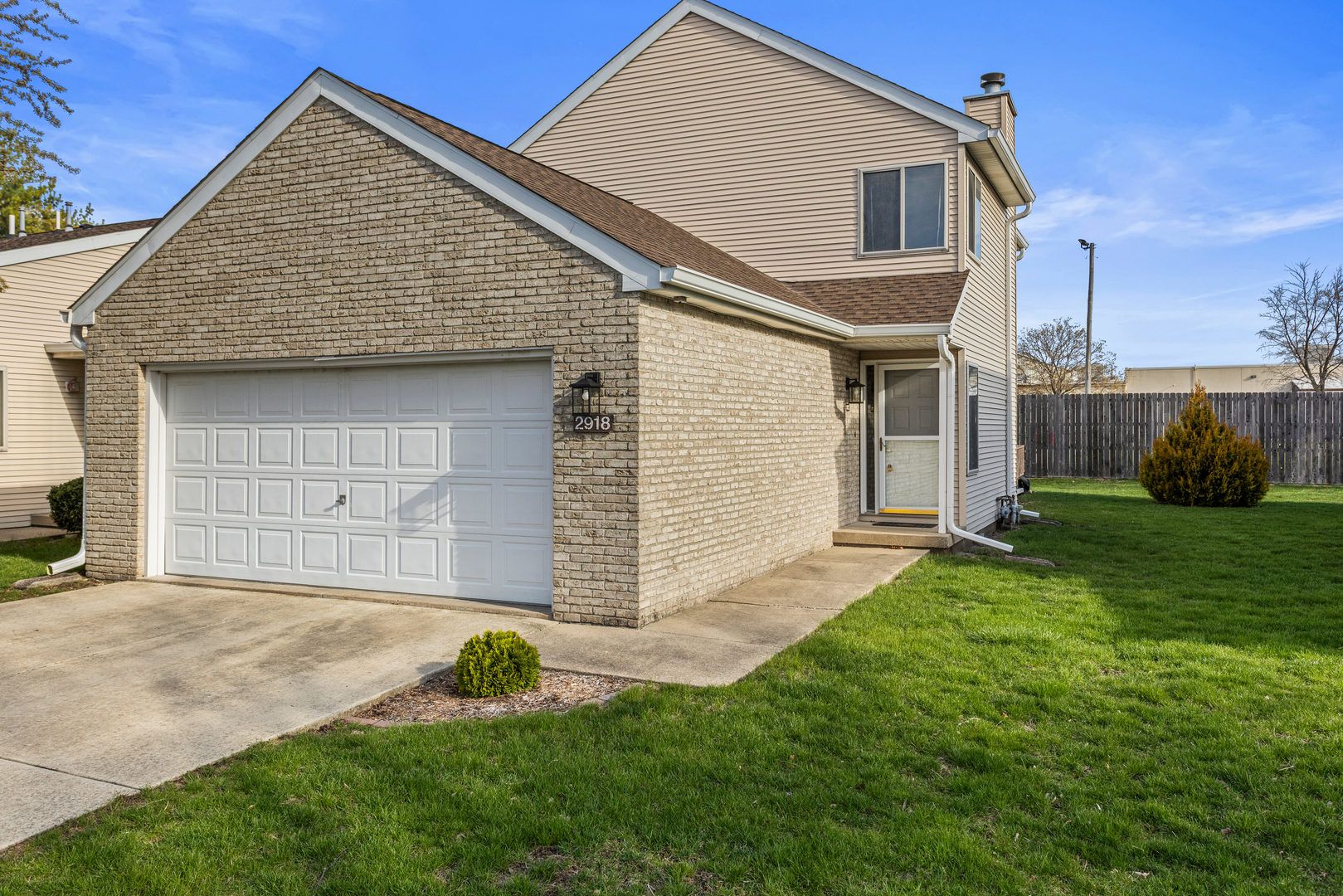 2918 Sierra Drive #2918 — Champaign, IL 61822