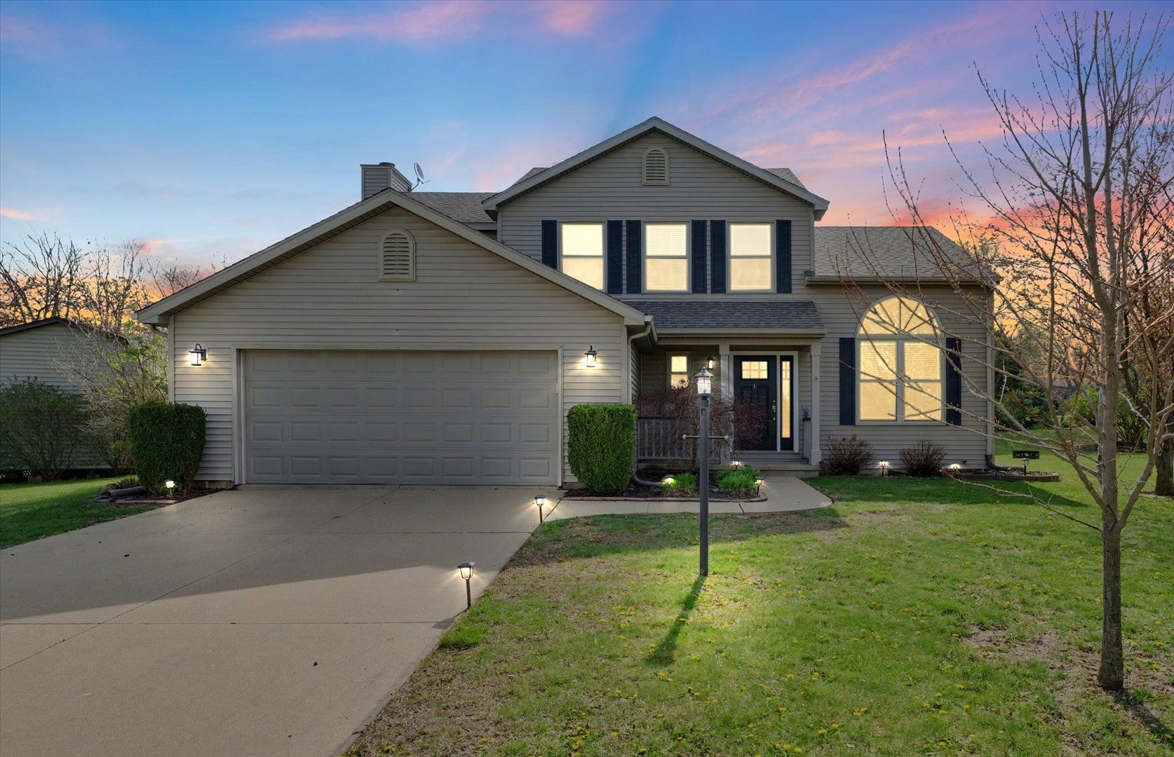 202 Spruce Drive — Mahomet, IL 61853