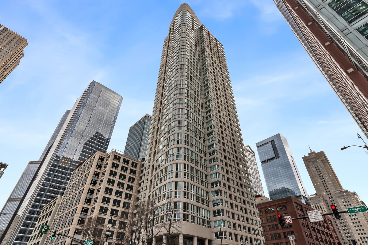 345 LASALLE Street, Chicago, IL 60654