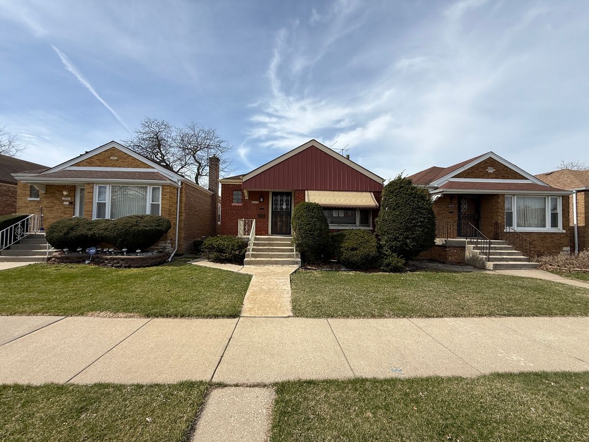 8842 CREGIER Avenue, Chicago, IL 60617