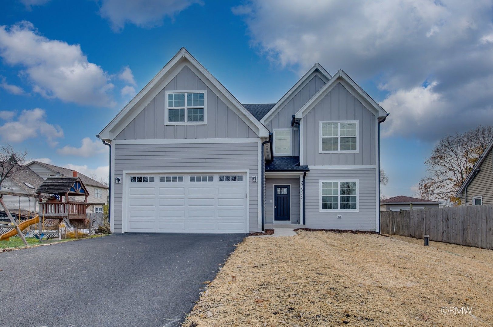 25W275 Doris Avenue — Carol Stream, IL 60188