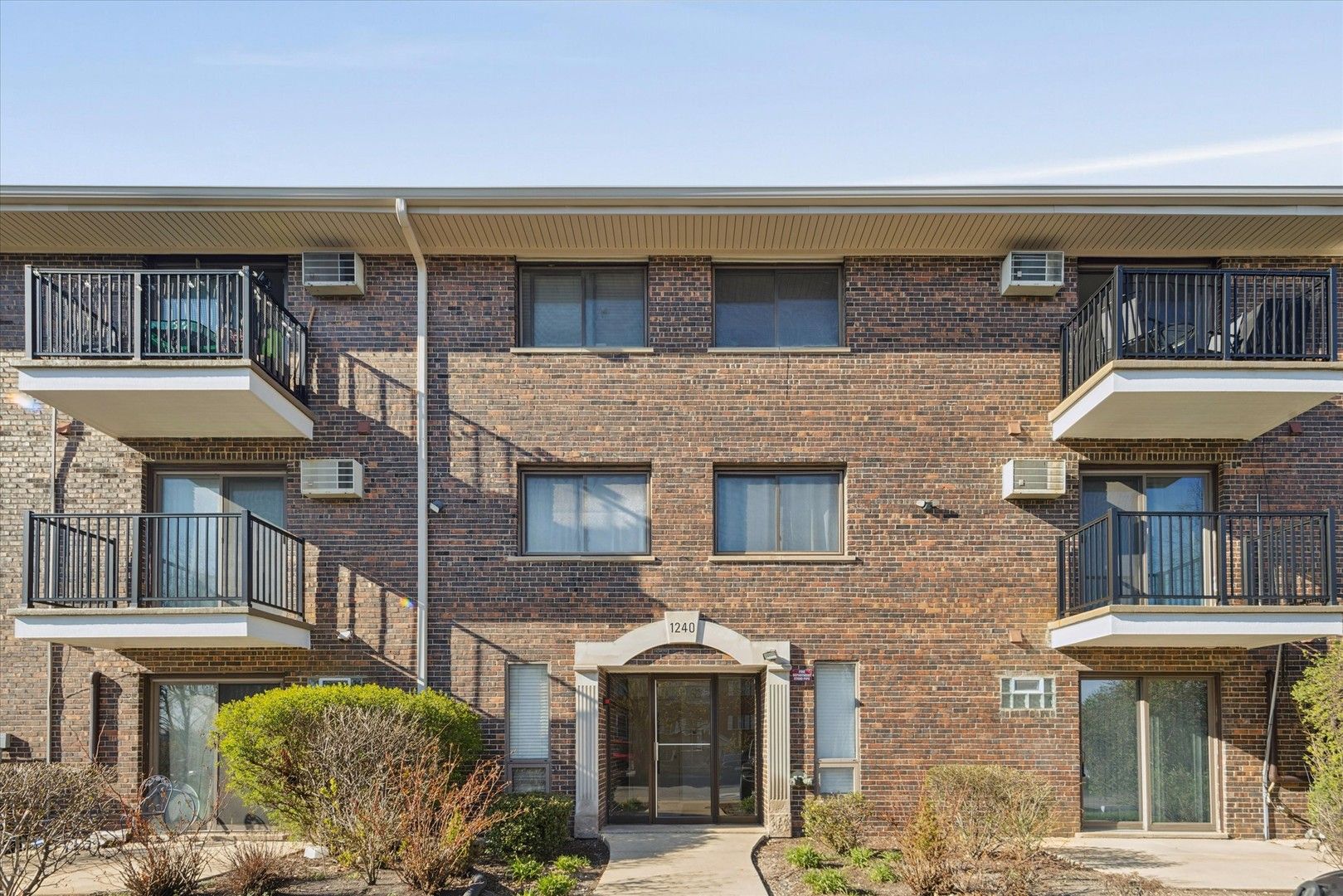 1240 S LORRAINE Road #3B — Wheaton, IL 60189
