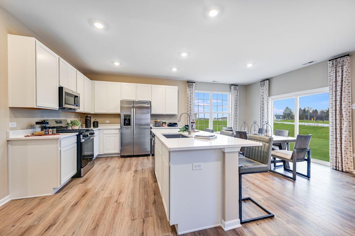 560 Walnut Street, Hinckley, IL 60520