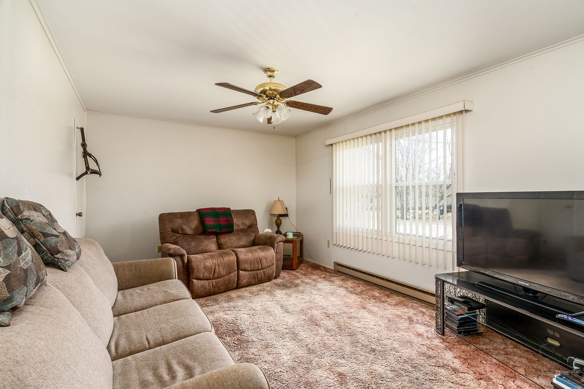 306 N White Street N, Creal Springs, IL 62922