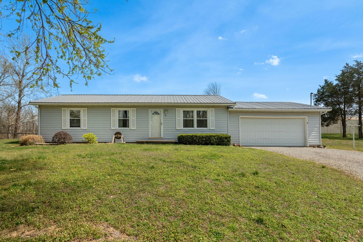 306 N White Street N, Creal Springs, IL 62922