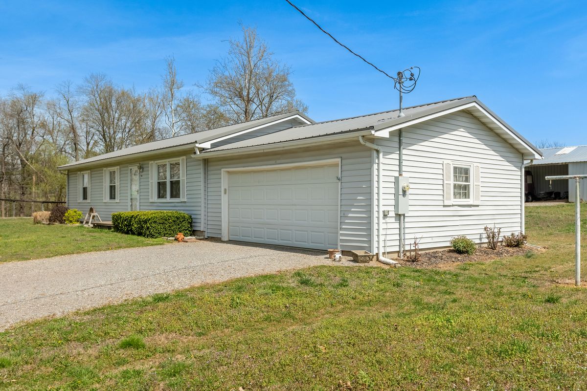 306 N White Street N, Creal Springs, IL 62922