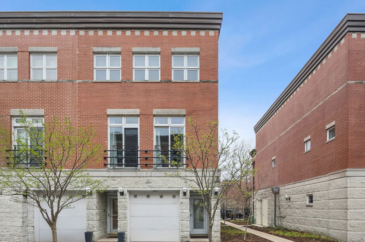 1522 Prairie Avenue, Chicago, IL 60605