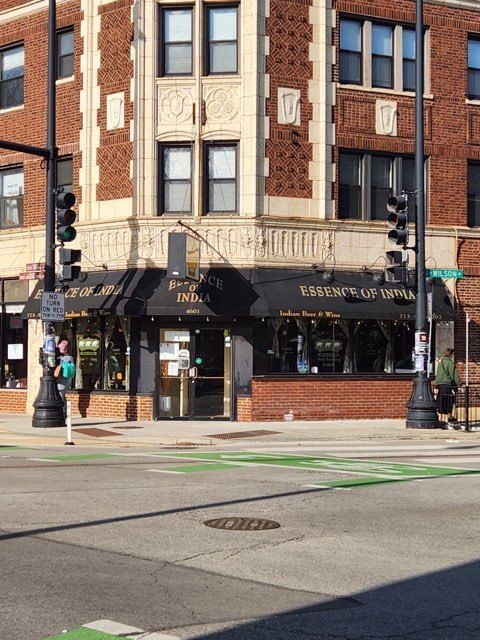 4601 N Lincoln Avenue — Chicago, IL 60625