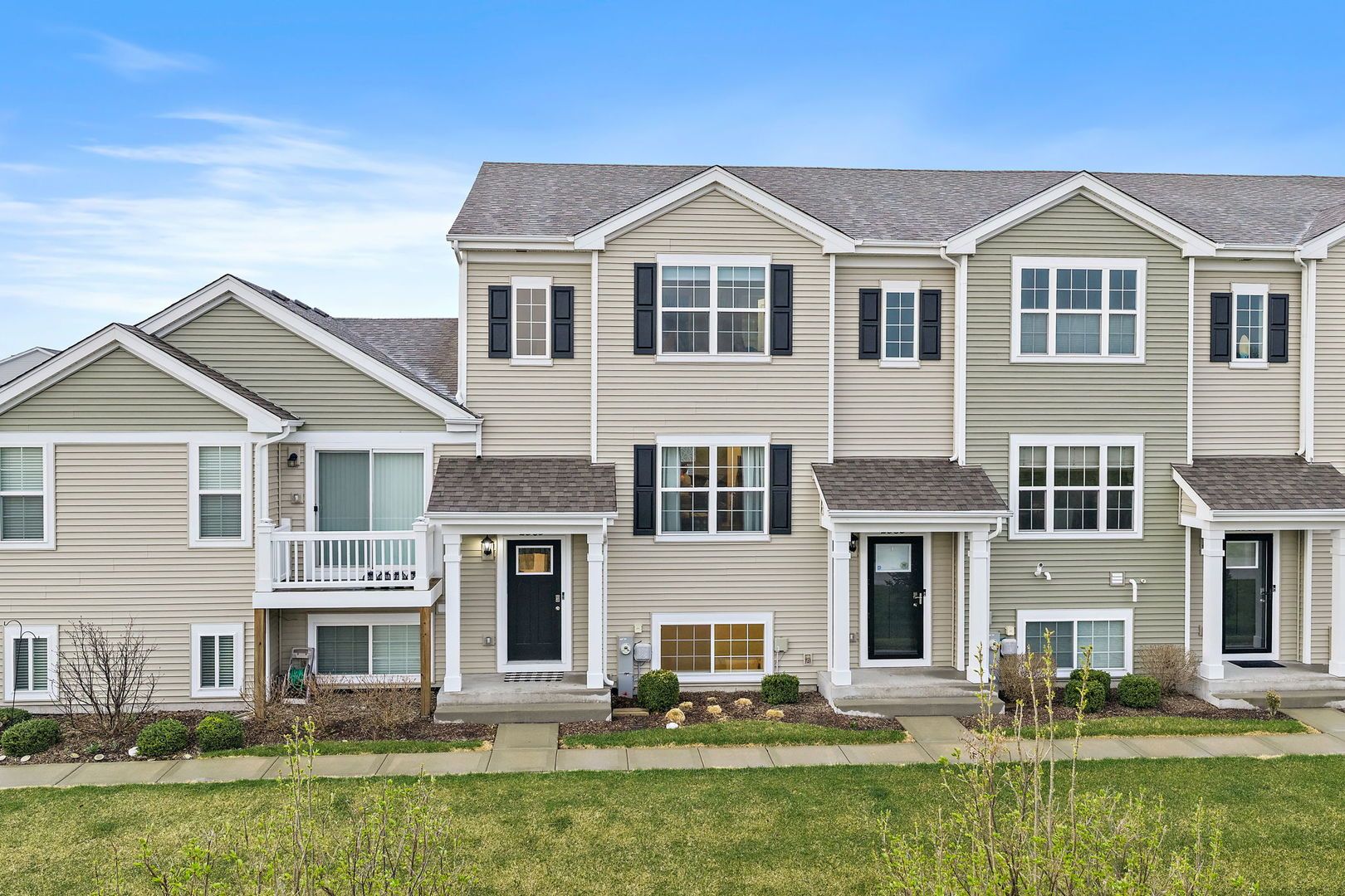 2563 Bella Drive — Pingree Grove, IL 60140