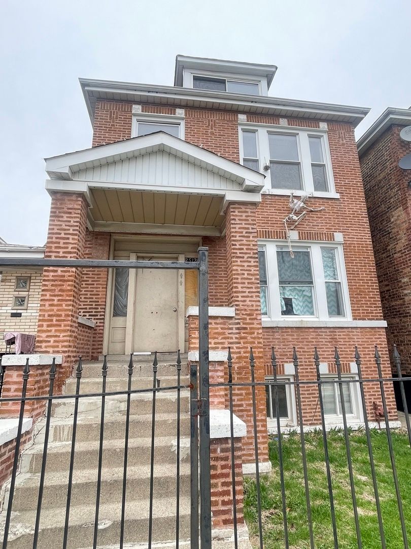 2512 45th Place, Chicago, IL 60632