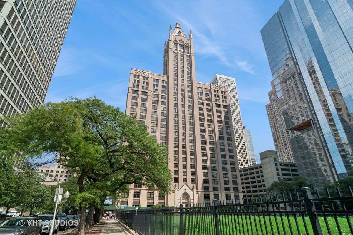 680 Lake Shore Drive, Chicago, IL 60611