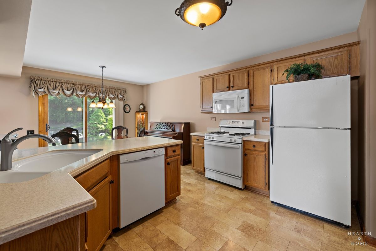 723 Silk Oak Lane, Crystal Lake, IL 60014