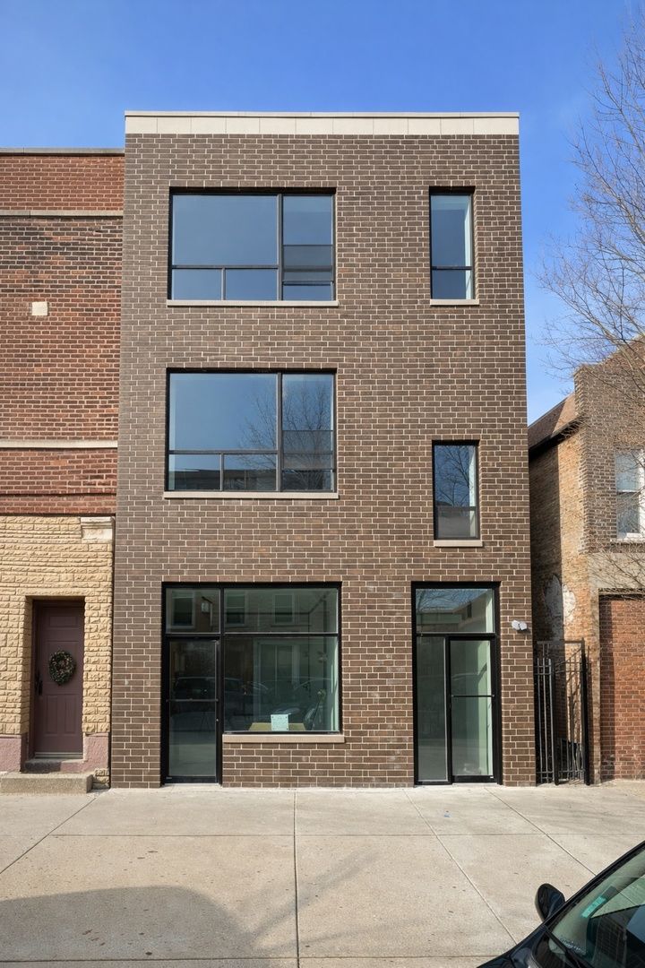 3122 S Morgan Street — Chicago, IL 60608