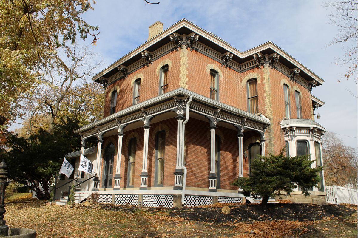 402 Lincolnway Road, Morrison, IL 61270