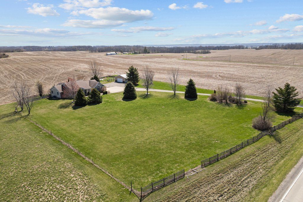 6805 256th Street N, Port Byron, IL 61275