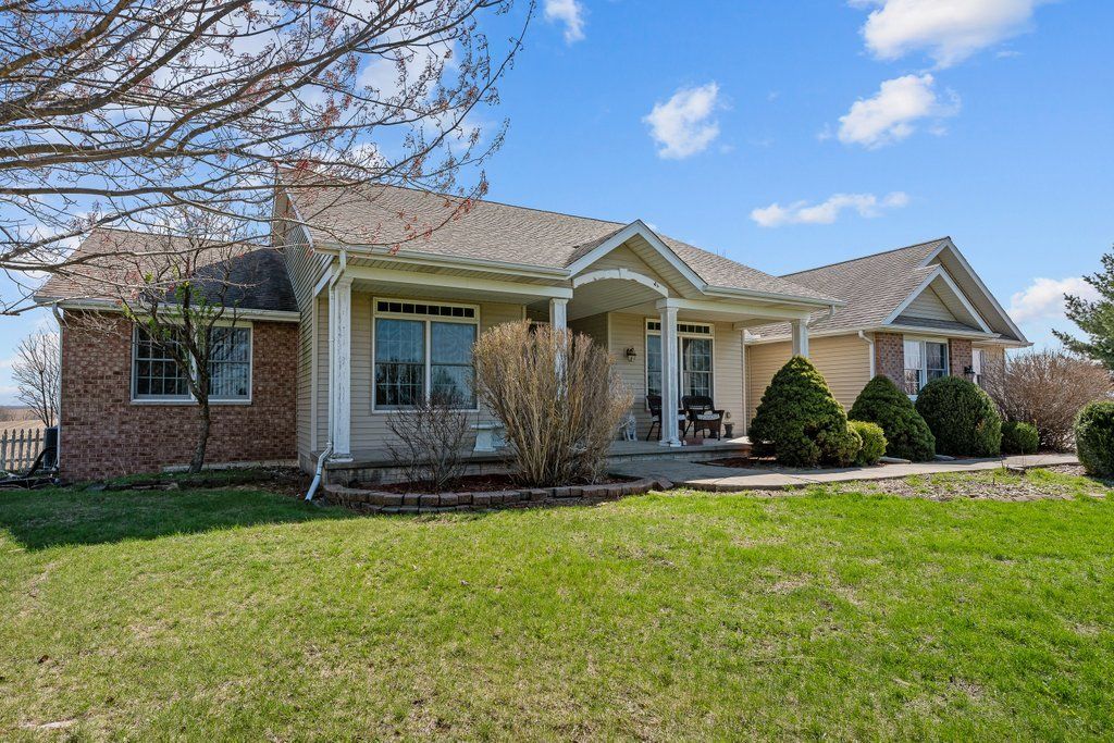 6805 256th Street N, Port Byron, IL 61275