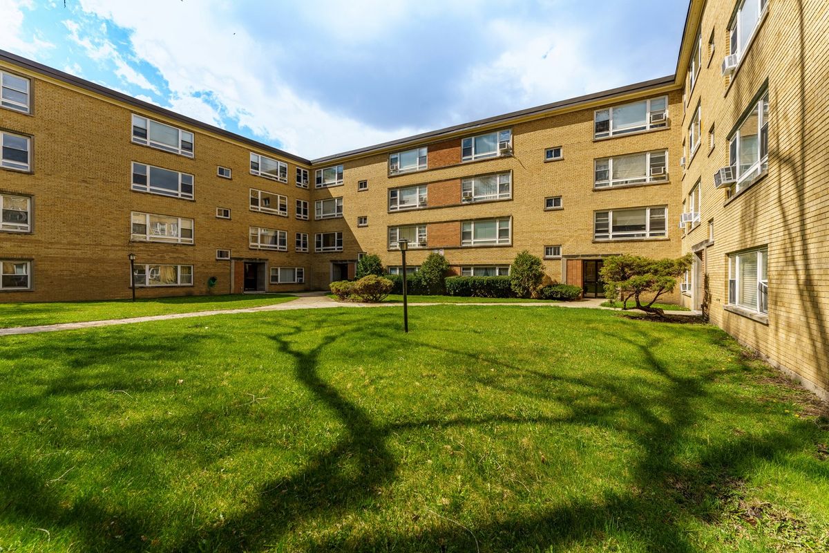 6100 Damen Avenue, Chicago, IL 60659