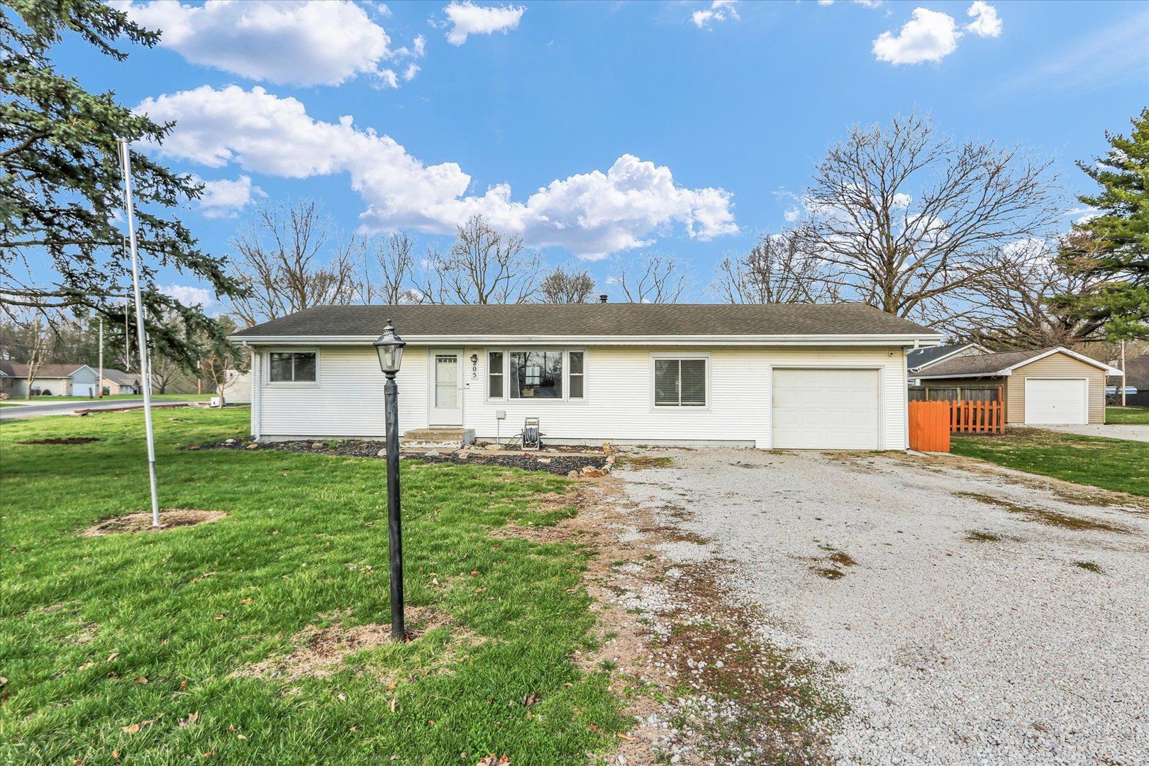 205 S Cory Street — Tolono, IL 61880