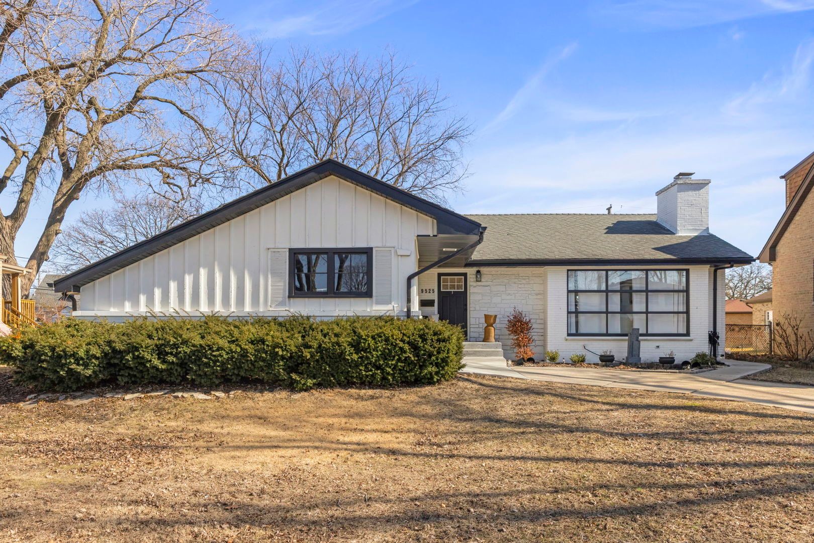9525 Parkside Avenue — Oak Lawn, IL 60453