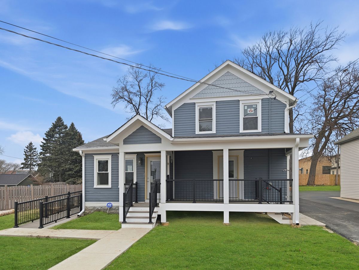 1211 Riverside Drive, McHenry, IL 60050