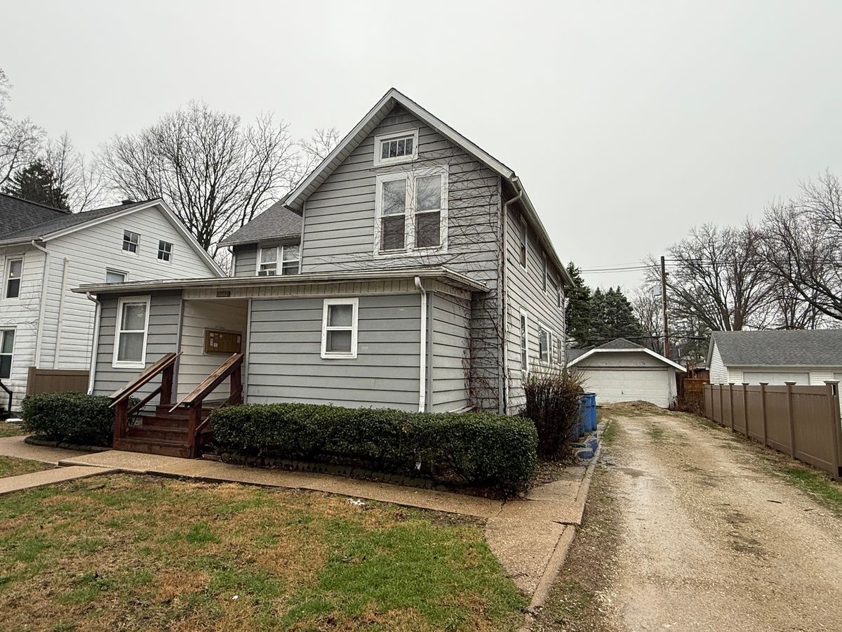 1013 Church Street, Champaign, IL 61820