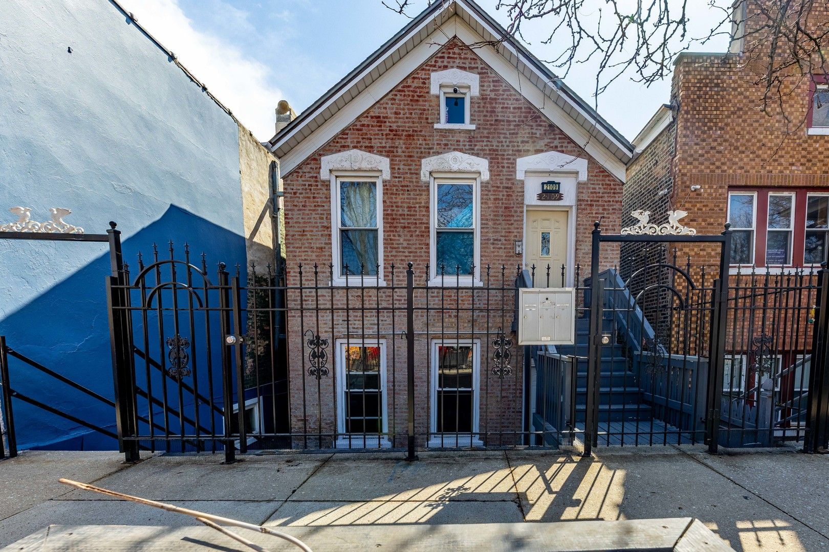 2109 W Cullerton Street — Chicago, IL 60608