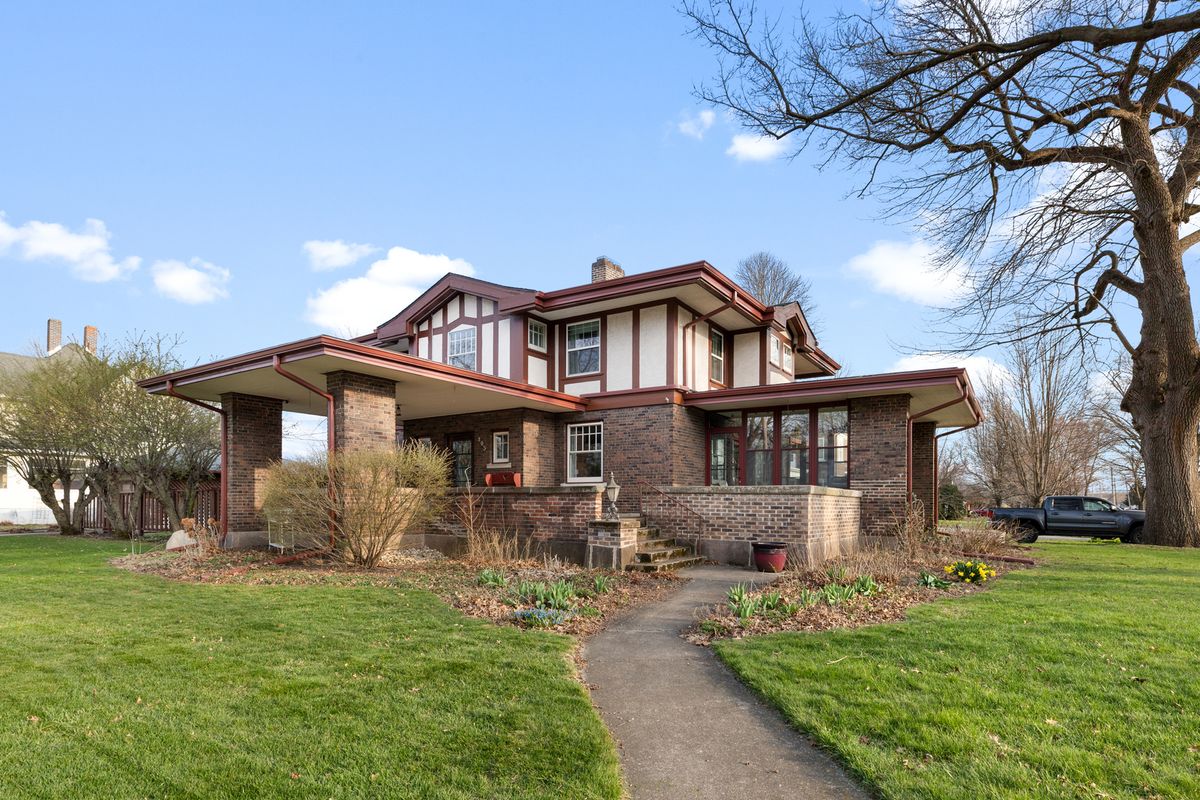 205 Lincoln Avenue, Watseka, IL 60970