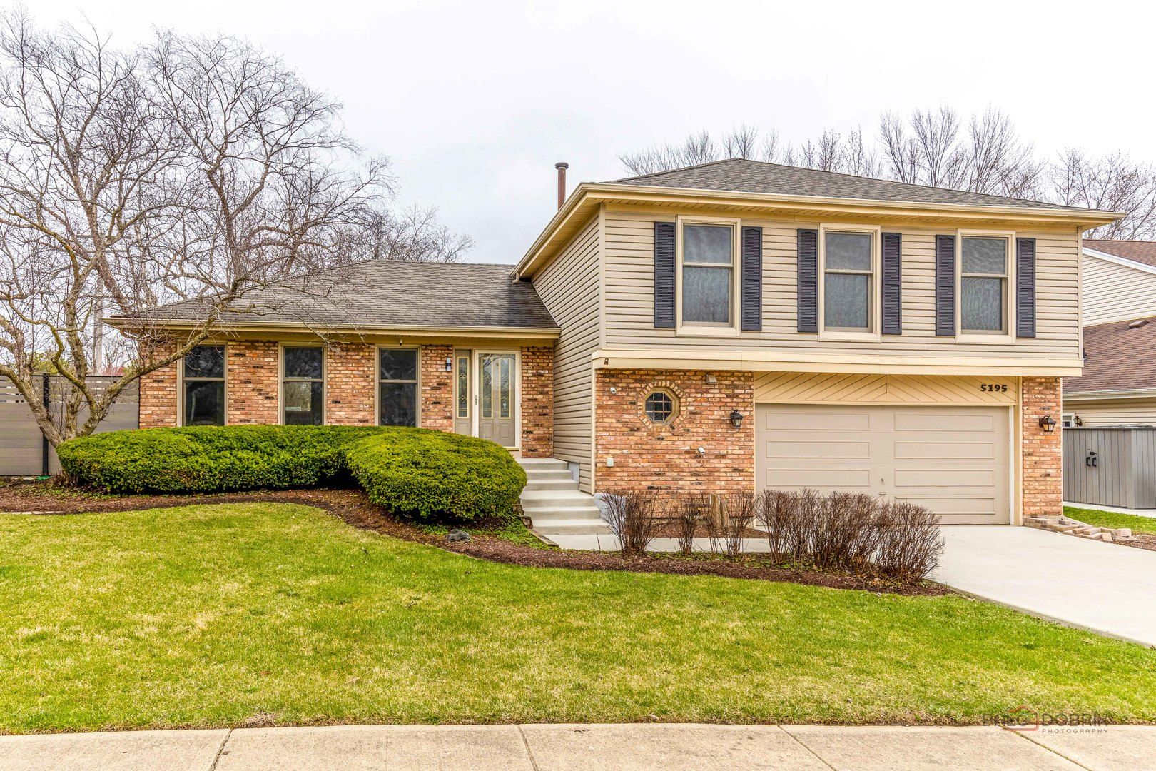5195 Castaway Lane — Hoffman Estates, IL 60010