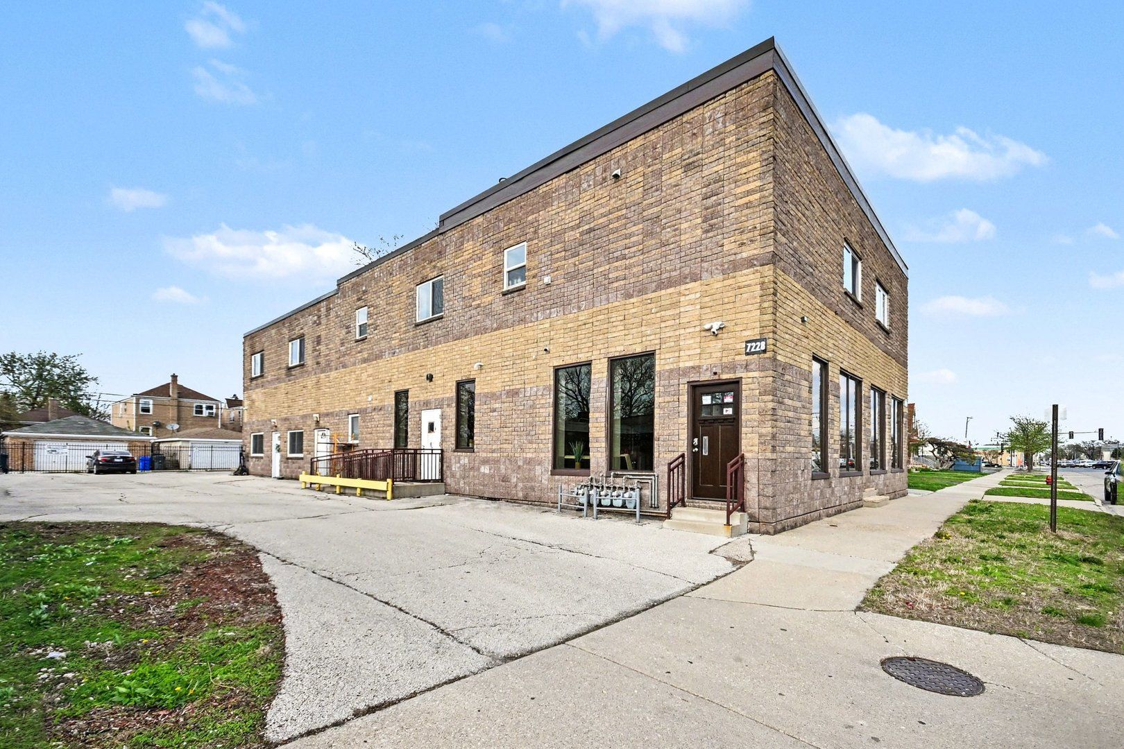 7228 39th Street #2W — Lyons, IL 60534