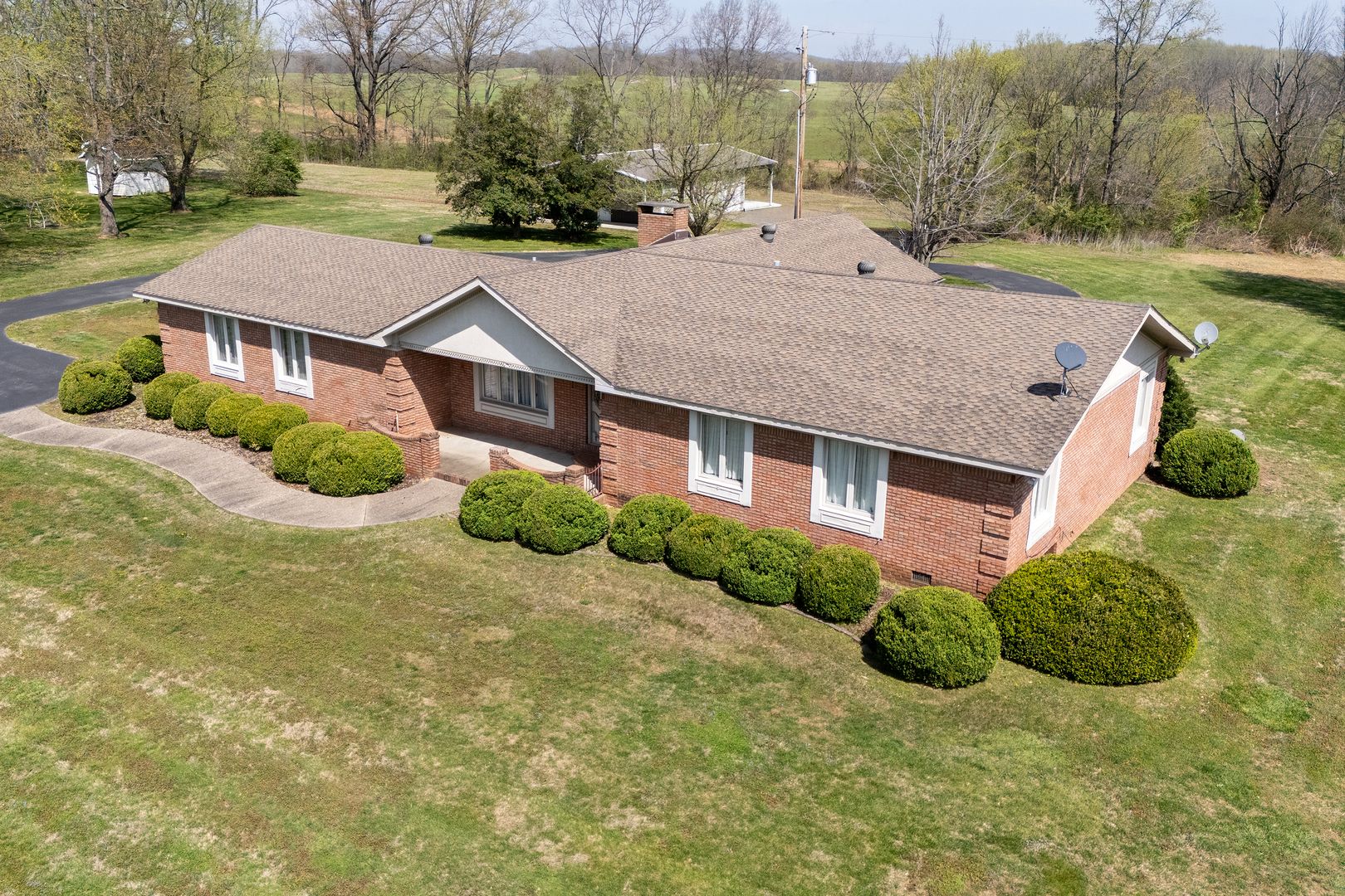 1090 Old Route 146 Loop Loop — Vienna, IL 62995