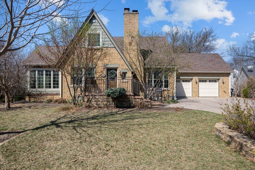 2405 23rd Avenue A — Moline, IL 61265