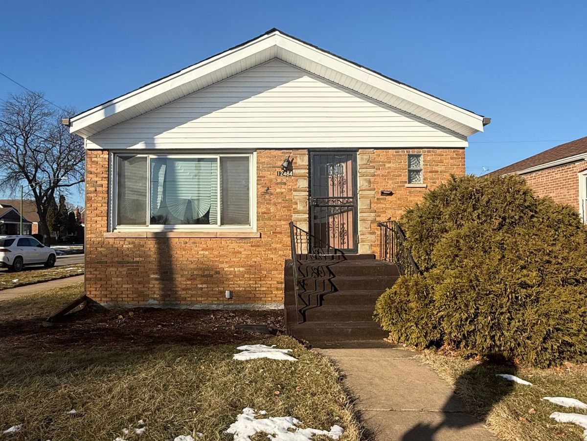 12484 Michigan Avenue, Chicago, IL 60628